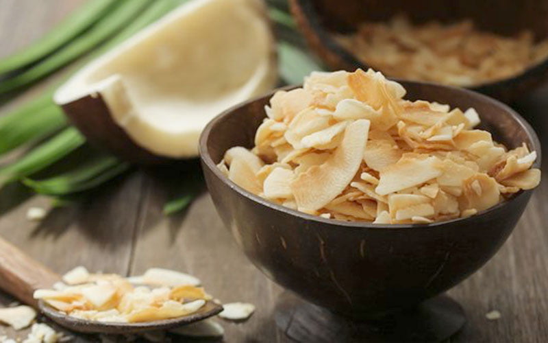 Cơm dừa sấy khô là gì ? Công dụng gì và nếu ăn nhiều có tốt không?